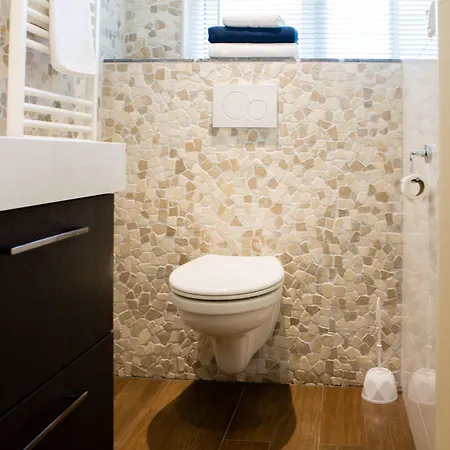 Suisse Bed & Breakfast 4*